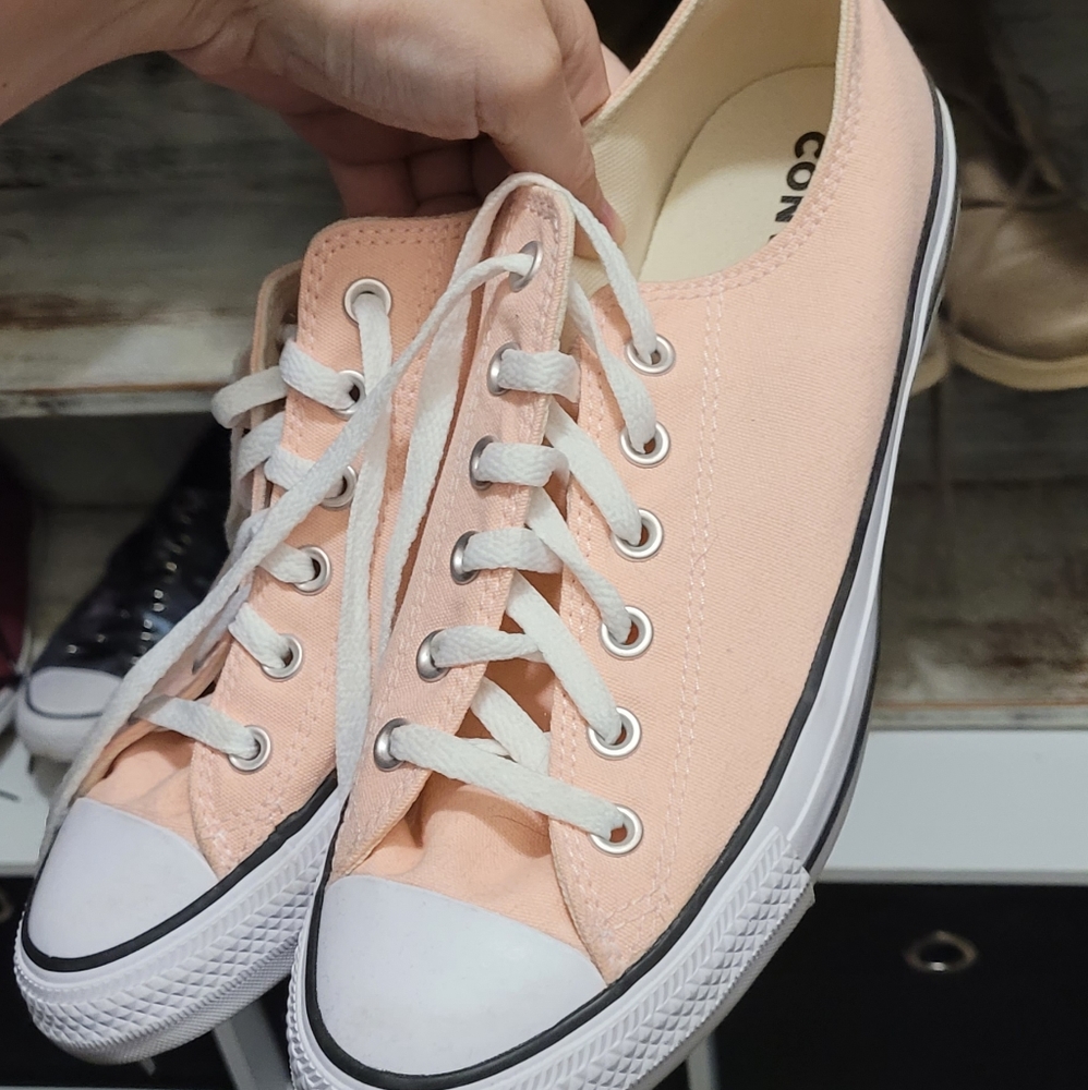 Converse Low Tops